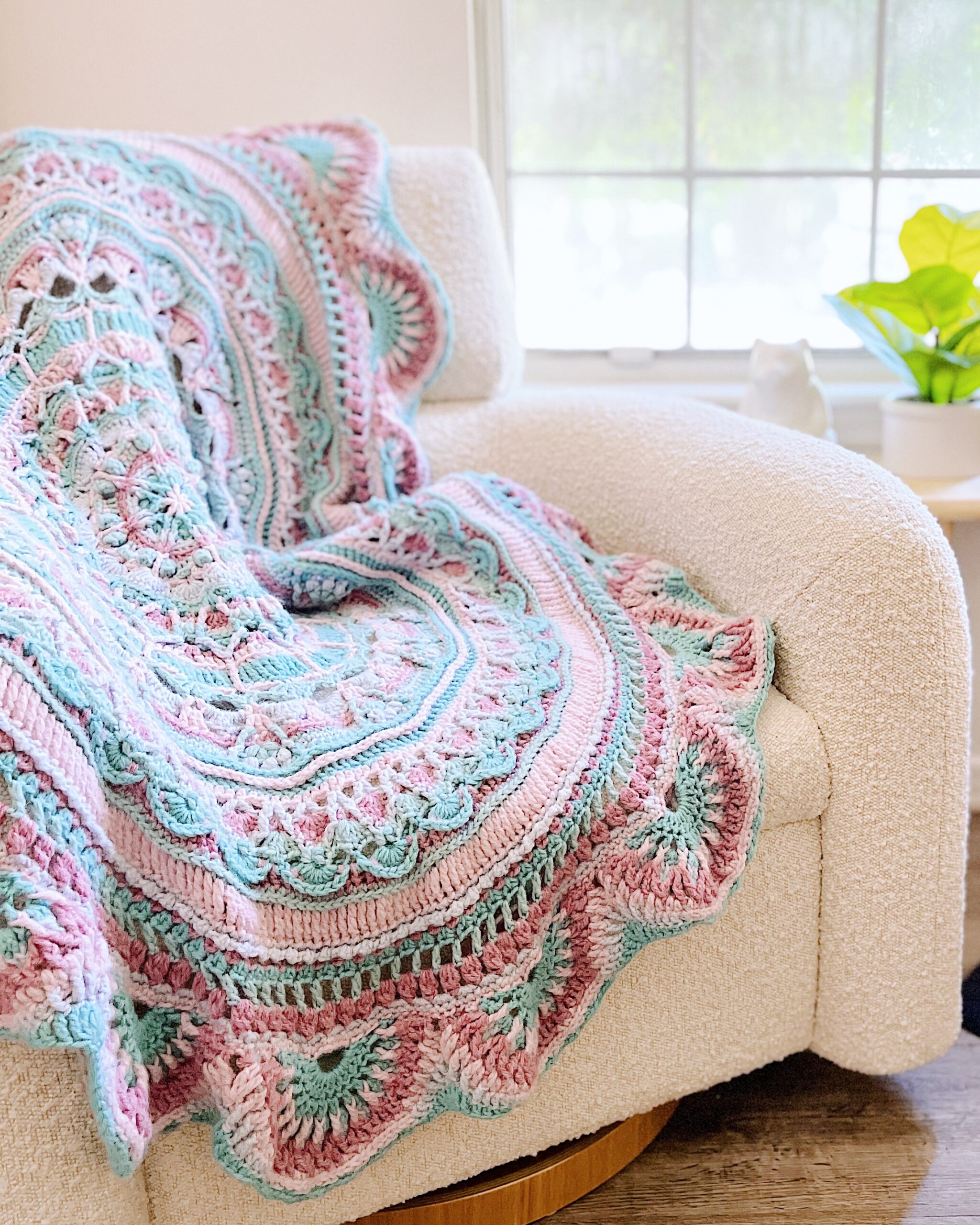 Round Crochet Blanket For The New Year CROCHET TODAY FREE